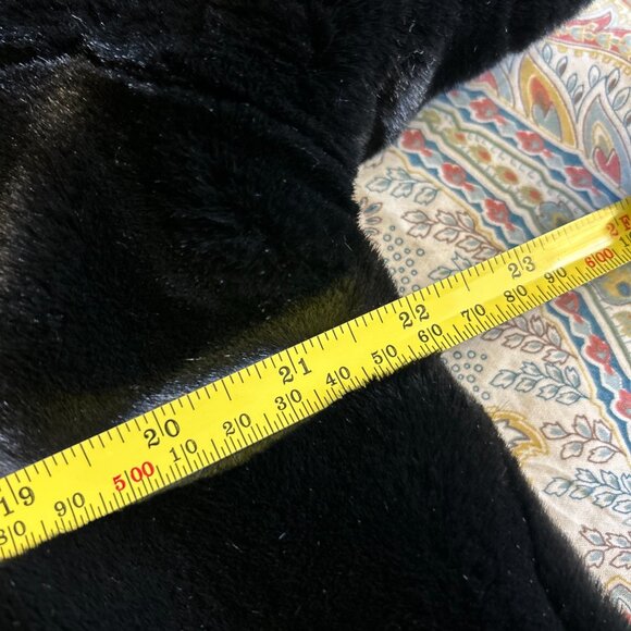 Novelti faux fur coat - Size Med to Large - Picture 8 of 10